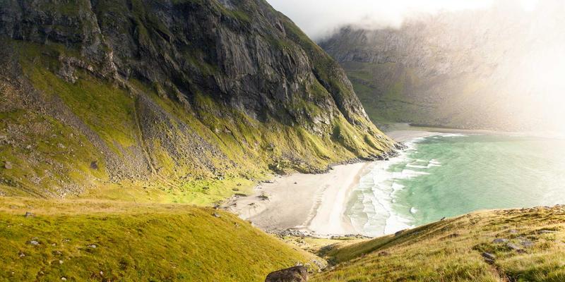 从华宝斋看中国出版史：活字、雕版与影印技术的千年对话