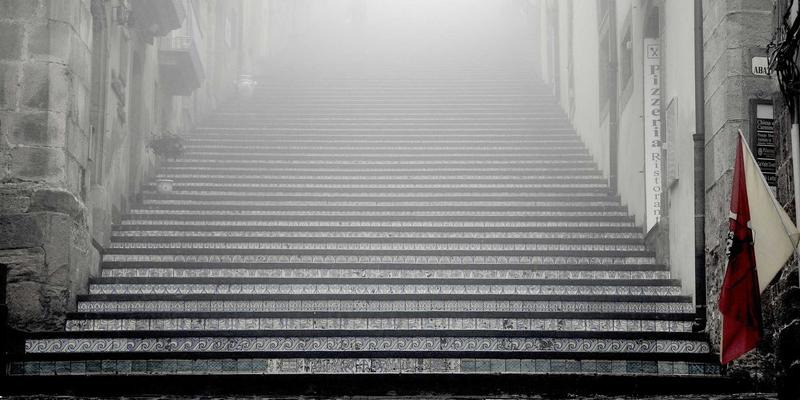 古籍保护的十字路口：华宝斋的数字化抉择，扫描与影印谁主沉浮？